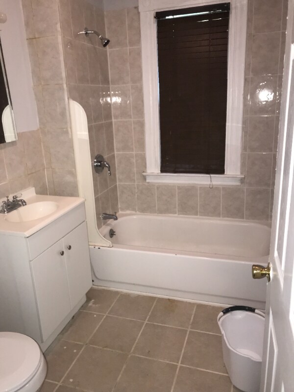 Photo - 481 Edgewood St Unit 3rd floor