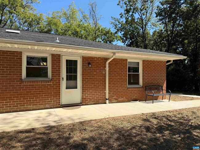 Building Photo - 1272a Rio Rd E Rental