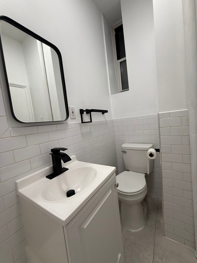 662 4th Ave Unit Updated Studio in Greenwood Heights