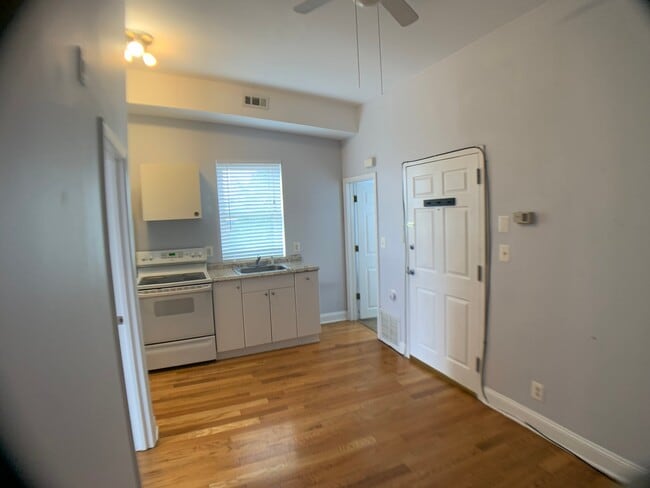 Photo - 1431 John St Unit 3F