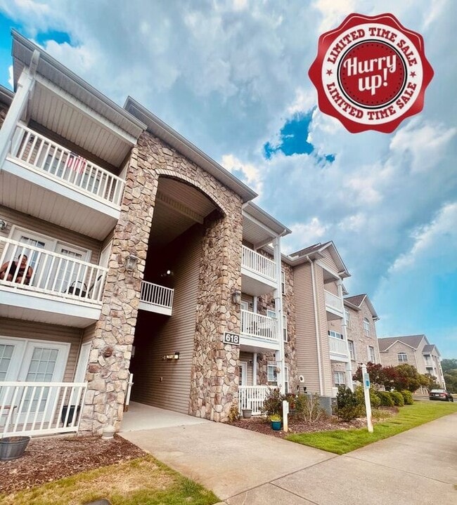 Building Photo - RENT SPECIAL! Beautiful 2 Bedroom 2 Bathro... Unit 306 Rental
