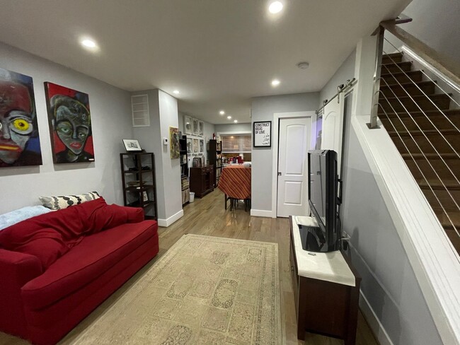 Photo - 1323 Dexter Terrace SE