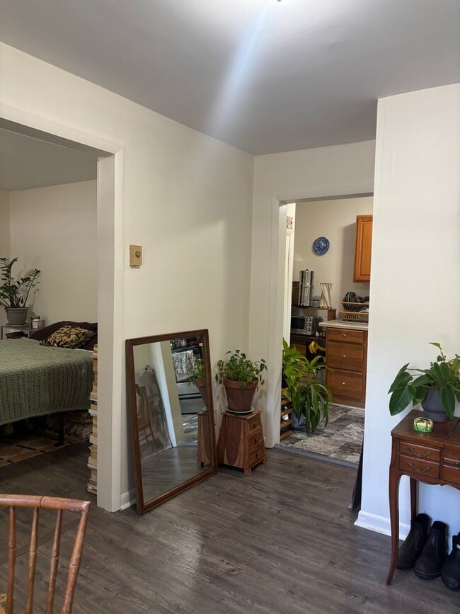 Photo - 963 W Beverley St Unit #4