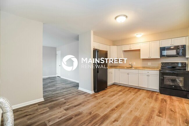 Photo - 3 Bedroom Pet-Friendly Home in Columbus, OH with Main Street Renewal