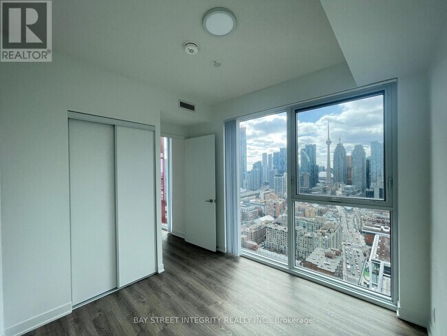 Photo - 180 Front St E Unit 4210