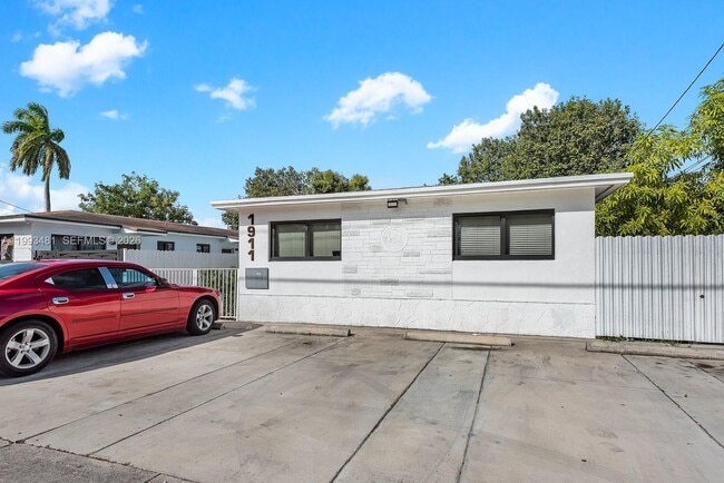 Photo - 1911 NW 30th St Unidad 4