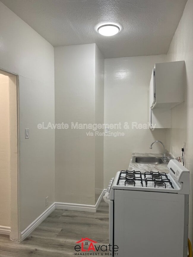 Photo - 832 S Fedora St Unit 105