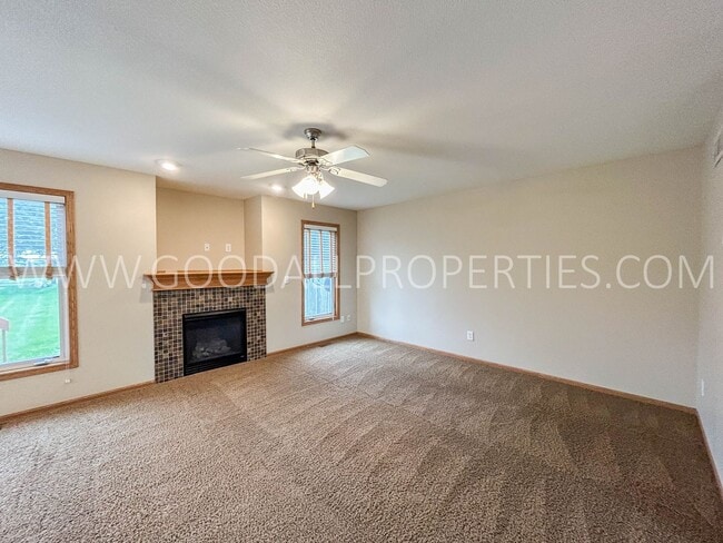 Photo - 3 Bedroom, 2.5 Bathroom in West Des Moines