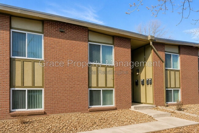 Building Photo - 2900 Eliot Cir Unit 4