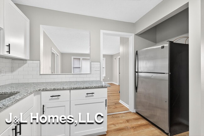 Photo - 1655 Westfield Dr N