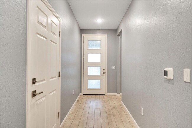 Photo - 141 Reunion Wy S