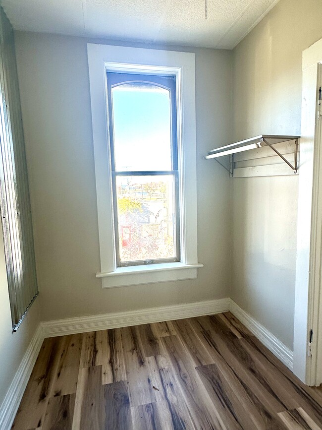 Photo - 415 S James St