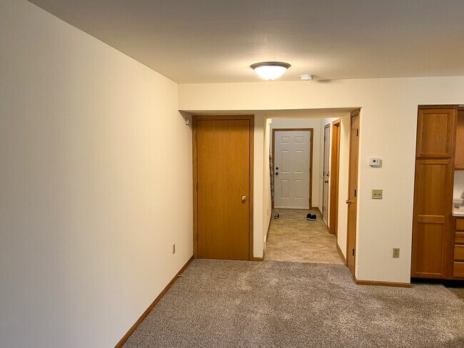 Photo - 1090 Heritage Ct