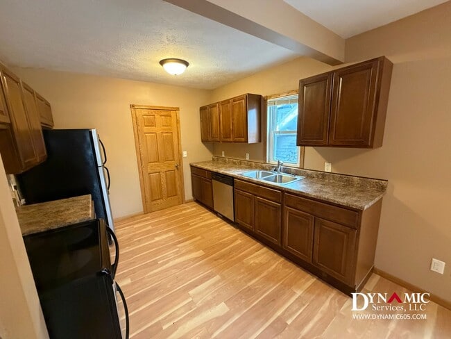 Photo - 717 W 16th St Unidad Apt. 3