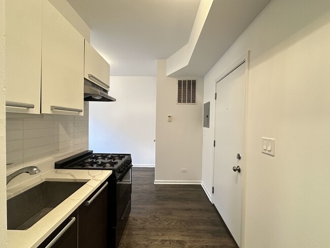 Photo - 5054 N Winthrop Ave Unit 503