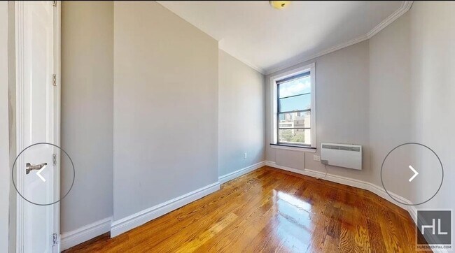 Photo - West 52nd Street Unidad 5W