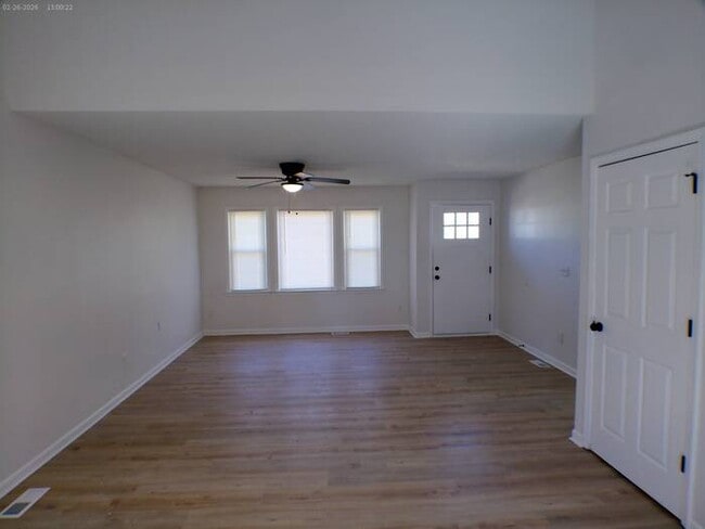 Photo - Spacious 4 bedrooms and 2 full baths home located on S Franklin St in Spring Hill