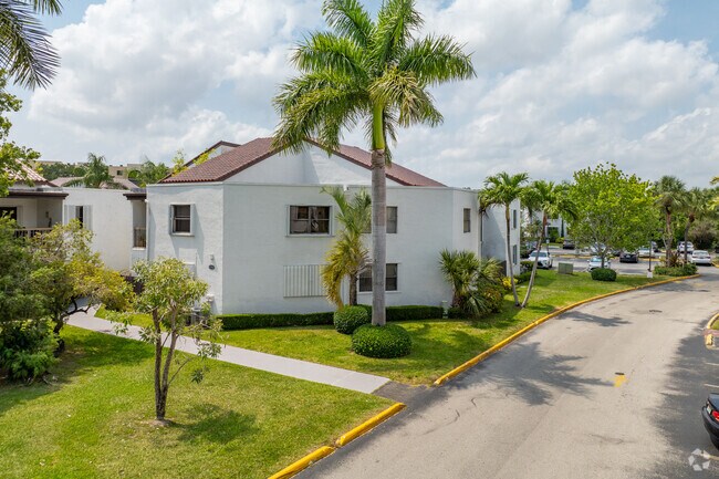 Photo - Bleau Fontaine Condominiums