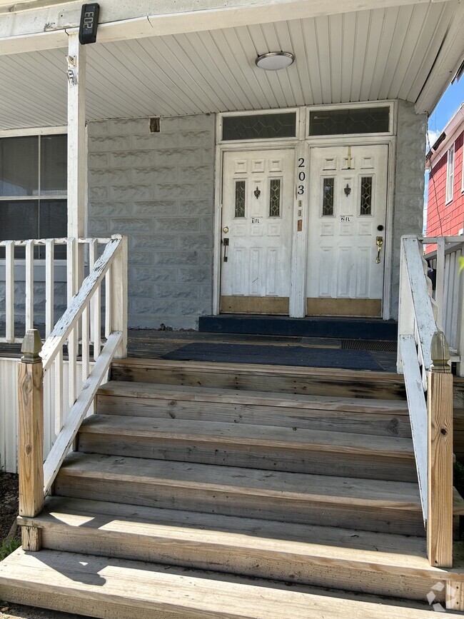 Building Photo - 203 5th Ave Unit 203 5th ave front apt