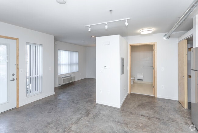 Studio - 440 SF Westwood SL1