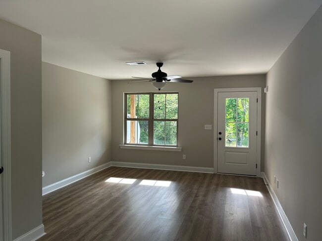 Photo - 306 Warrenfells St Unidad A