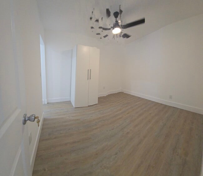 Photo - 9610 Johnson St