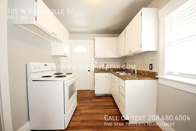 Photo - 705 W Bonneville St