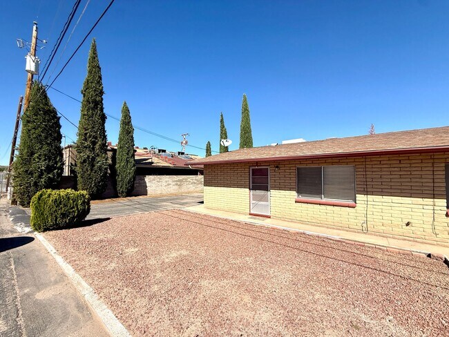 Photo - 1933 Florence Ave Unit #3