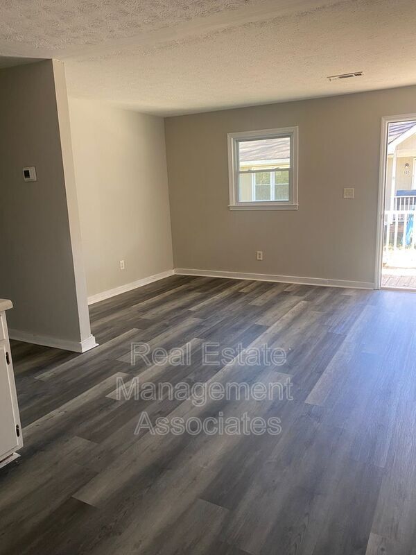 Photo - 521 E Central Ave