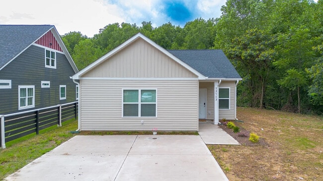 Photo - Room in House on William Stowe Dr