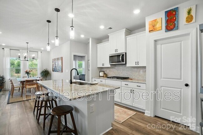 Photo - 3140 Seville St