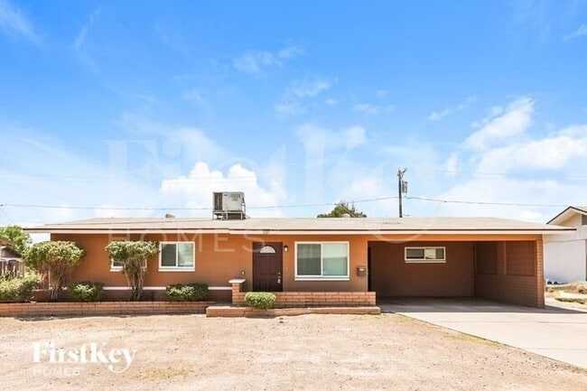 Photo - 1021 E Millett Ave Casa