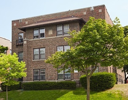 Building Photo - 2632 N Oakland Ave