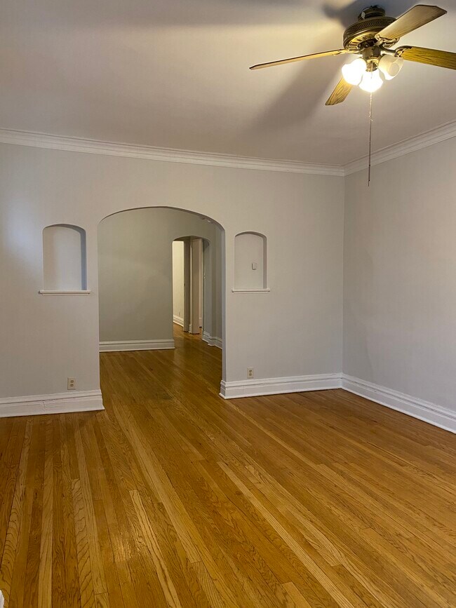 Photo - 4300 N Richmond St Unit 2