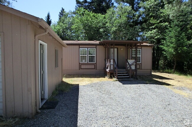 Building Photo - Lovley Home