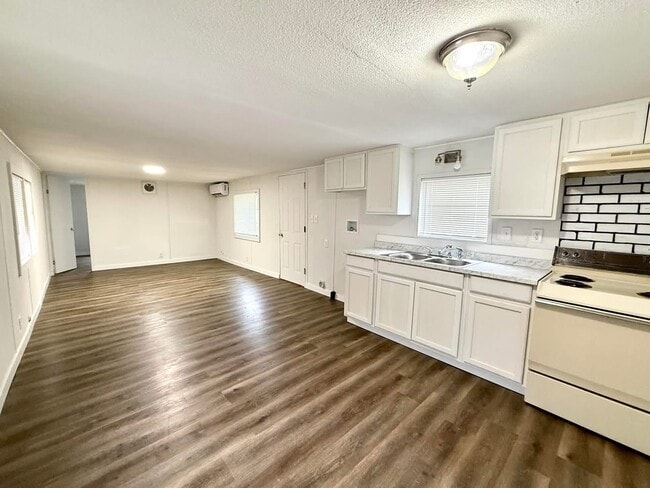 Photo - 4197 Springdale Rd