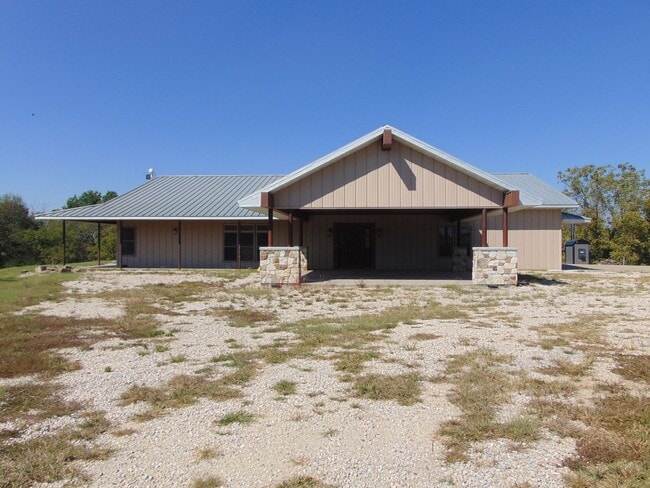 Photo - Majestic 3 Bed Mid MO Ranch!