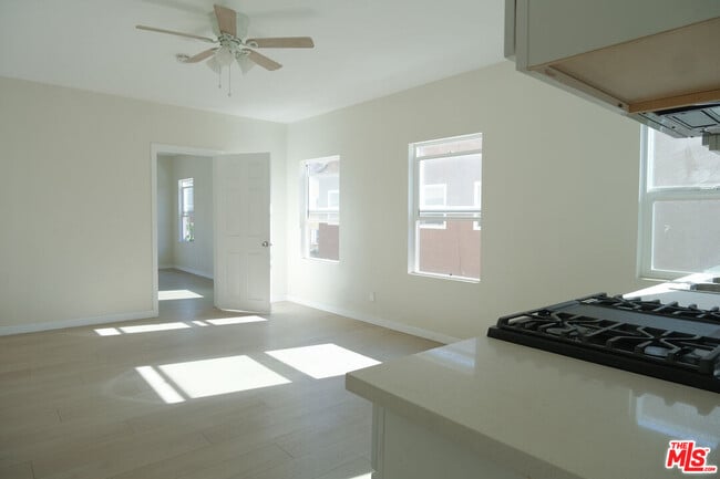 Photo - 407 N Coronado St