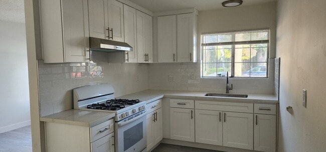 Building Photo - 823 Worcester Ave Unit 823 Worcester Ave