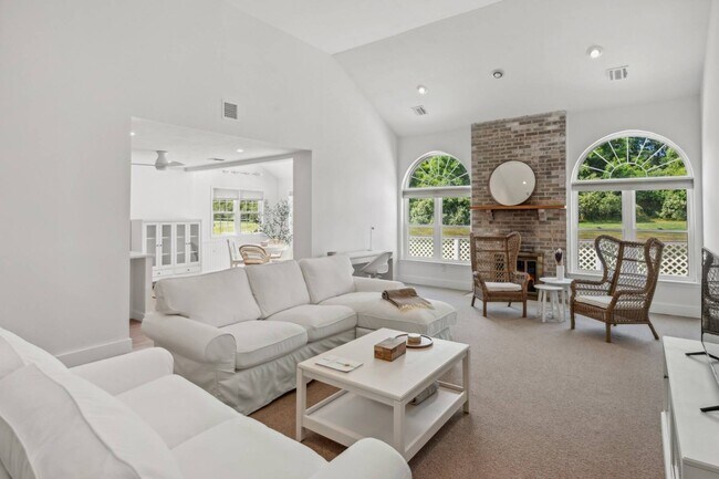 Photo - 104 St.Andrew Cir