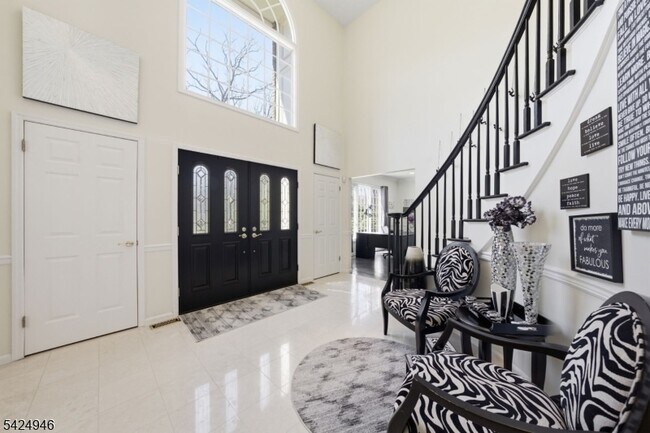 Photo - 11 Rosewood Ln