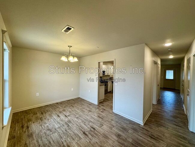 Photo - 201 Spindle Ct Unit 202