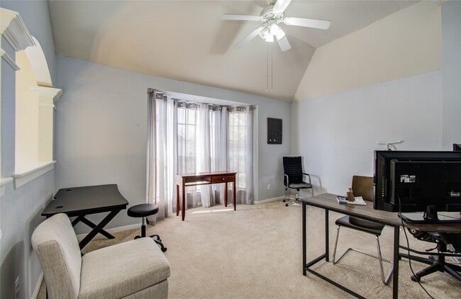 Building Photo - 3219 Leila Oaks Dr