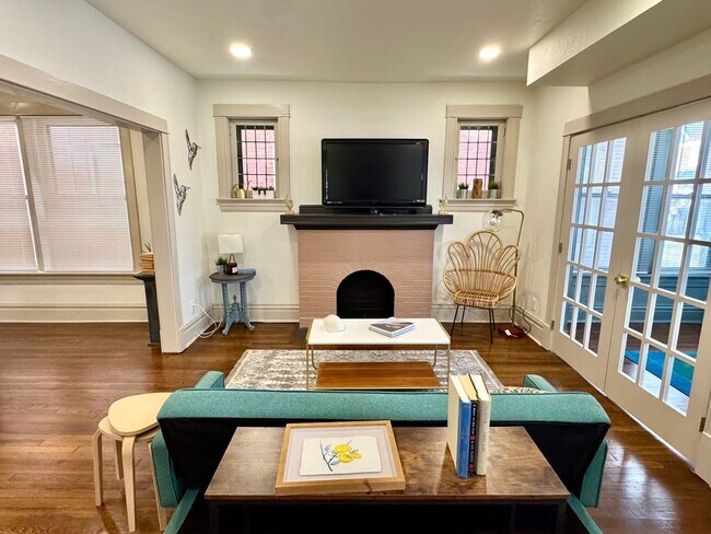 4172 Russell Blvd Unit 2W