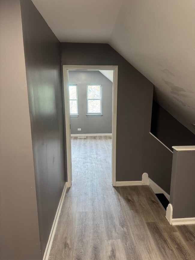 Photo - 1619 S Harding Ave Unidad 3