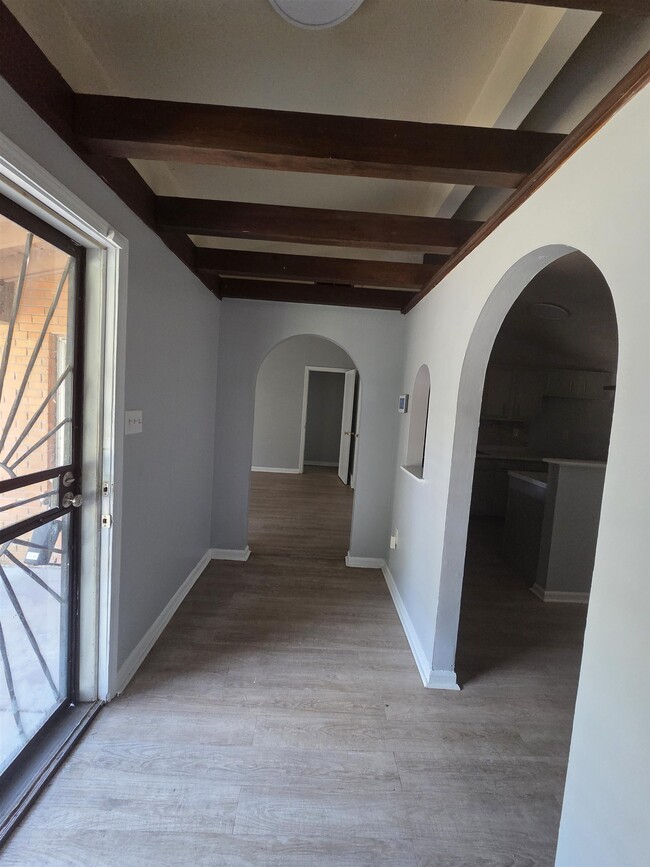 Photo - 3347 Clearbrook St