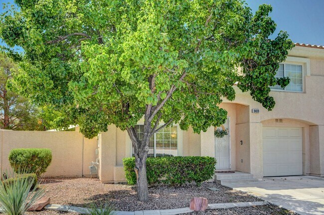 Photo - 2 Bedroom Condo w/ Patio & 1 Car Attached ...