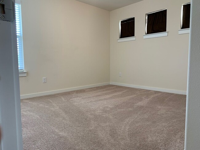 Photo - The Perfect Blend of Space & Location – 5 Beds Near Alliance