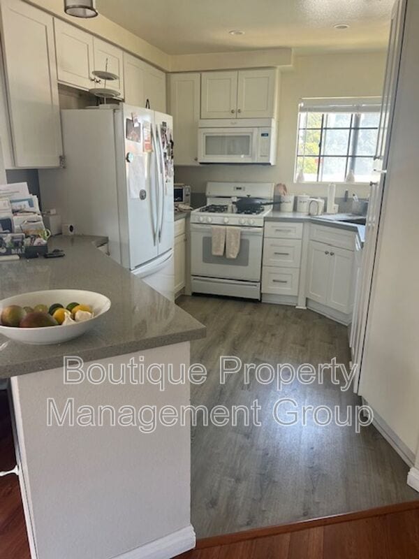 Building Photo - 1861 W Falmouth Ave Rental