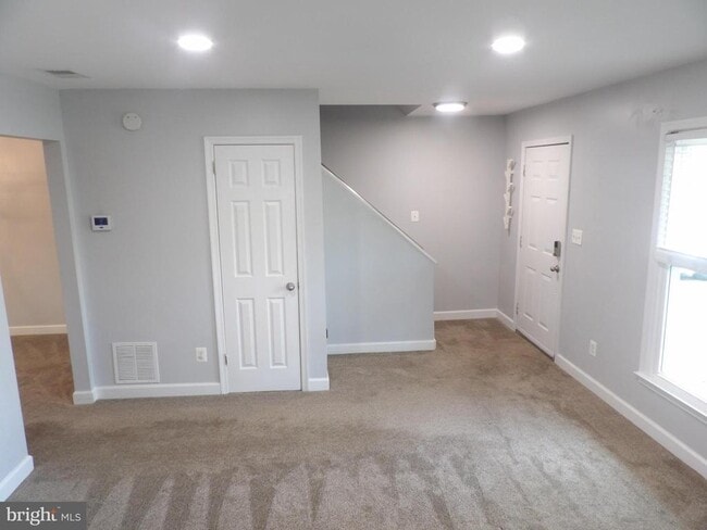 Photo - 413 Forest Ct